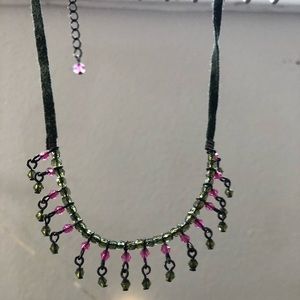 Necklace beaded chocker